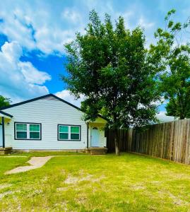 Spacious Location! 15 minutes from downtown Dallas