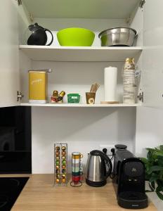 Appartements PARIS-MONTROUGE Magnifique Appartement 2 piece de 36m2 - tres cosy pour 1 a 5 personnes refait a neuf - ENTIRE APARTMENT LUXIRIOUS AND WARM - Montrouge Paris 14eme - Proche Aeroport Orly & Parc Expositions Porte de Versailles FREE WIFI GRATUIT : photos des chambres