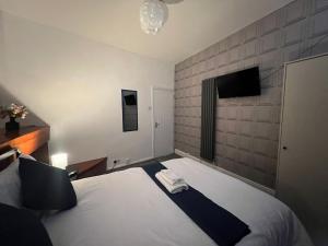 Oldbury House - Bespoke for Contractors