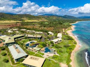 Pool Oceanview Lanai, Beachfront 4-Star Resort, King Bed, AC, Pool, Restaurant, Gym, Spa