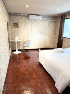 XX Stay On Sukhumvit Soi 11 BTS Nana