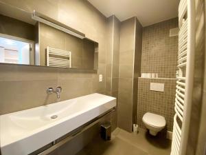 Apartment in Nieuwpoort with Beach Access