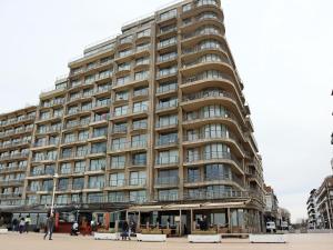 Apartment in Nieuwpoort near the Beach