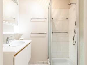 Studio Apartment with Sea Views in Gadeynehelling