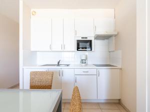 Studio Apartment with Sea Views in Gadeynehelling