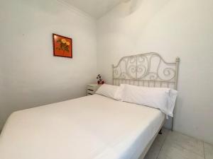 Coastal Comfort for Four in Torremolinos