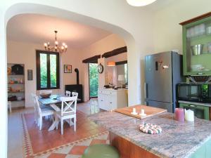 Elegant Villa with private garden in Castello