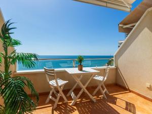 Studio on Bajondillo Beach with Sea Views