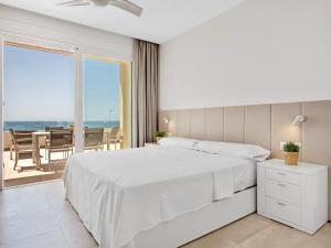 Apartment in Torremolinos near Bajondillo Beach