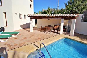 Emma - sea view holiday home with private pool in Benissa