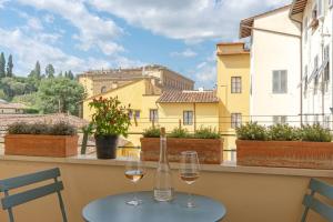 designer view terrace home in Center