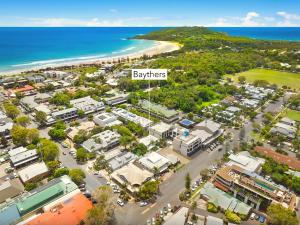 Byron Centre Apartment with Pool