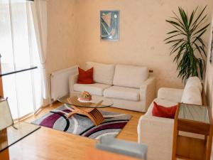 Guest House Villa Anggela - Two Bedroom Apartment with Balcony and Sea View