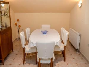 Guest House Villa Anggela - Two Bedroom Apartment with Balcony and Sea View