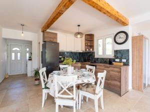 Apartment Bella Vista - Two Bedroom Apartment with Sea View