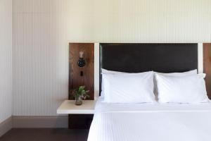 Heritage Suite - Detached Bathroom  room in Q Station