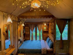 Cú Trên Cây Homestay