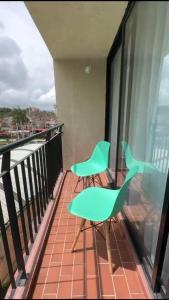 Apto 3 hab, junto al Centro Comercial Avenida, Piso 8 con ascensor