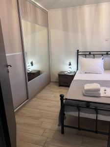 Demis Apartments Near Athens Airport