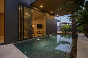 Chalong Bay View 3BR Pool Villa Long One B10