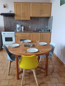 Maisons de vacances Gite LES LILAS de RECOULES : photos des chambres