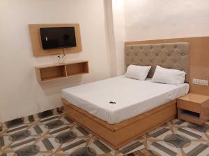 Hotel O Ayodhya Deluxe