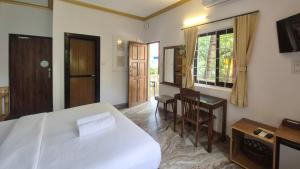 Laliguras Villa Beachside Escape - 100m from Candolim Beach