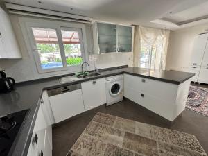 Nefiss Avm ve denize yakın villa