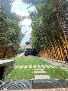Riverside Luxury Private Pool Villa in Athirappilly