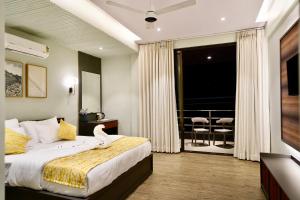 Bhumiputra stays "near mopa Airport "