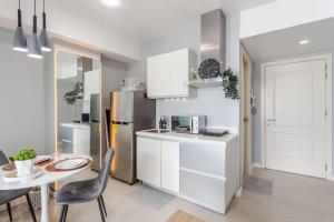 Cee Staycation in the City - Azure Maui Penthouse