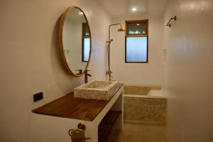 Padel and Palms Villas