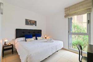 Fira Suites - Habitaciones privadas en Apartamento compartido