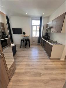 Studio Centre Cannes la bocca - 5 min des plages - WIFI Clim