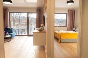 Apartament widokowy "ROCCA VIEW" STONE HILL RESORT z basenem i saunami