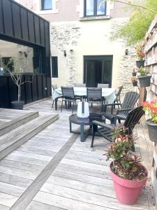 Demeure Familiale Haut de Gamme 230m2 en Centre-Ville de Nantes Tramway à 2 min 10 personnes