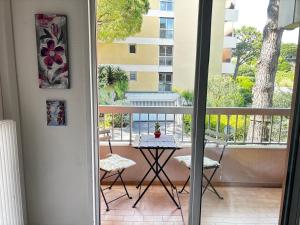 Condo in a private residence with pool