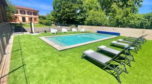 Maisons de vacances  O Chai Nous  Piscine - Billard - Babyfoot - Structure de Jeux : photos des chambres