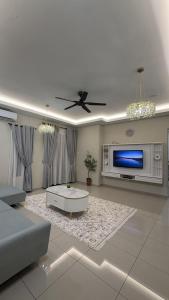 Adam Homestay