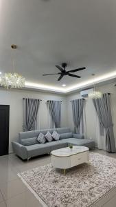 Adam Homestay