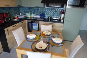 Charme méditerranée vue mer piscine terrasse clim parking gratuit