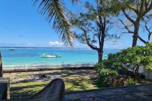 Bastide Sur Mer 4 Bedroom Beachfront Villa by LOV Mauritius