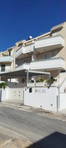 LA CASA DI CLAUDIA "appartamento vista mare 4 posti letto a 30 mt"