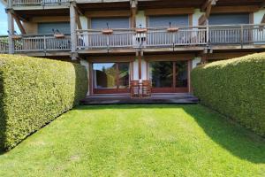 Apartment with garden on the snow front