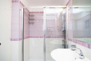 Moderna villa con piscina a due Passi dal Golf Club