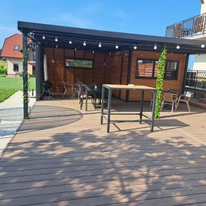 Apartments Bukor with seasonal pool