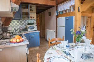 Maisons de vacances Gite Le Mas d-Hillaire 2/4 personnes a Saint Jean du Bleymard : photos des chambres