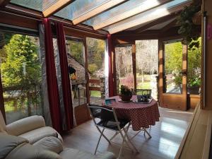 Maisons de vacances le mas d-hillaire 2 personnes a saint jean du bleymard : photos des chambres