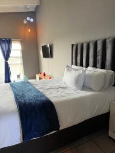 Dainfern Fourways apartment offering privacy and a lavishly expansive balcony views