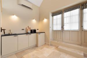 Pick A Flats House in Saint-Germain des Près - Impasse Paul Louis Courier